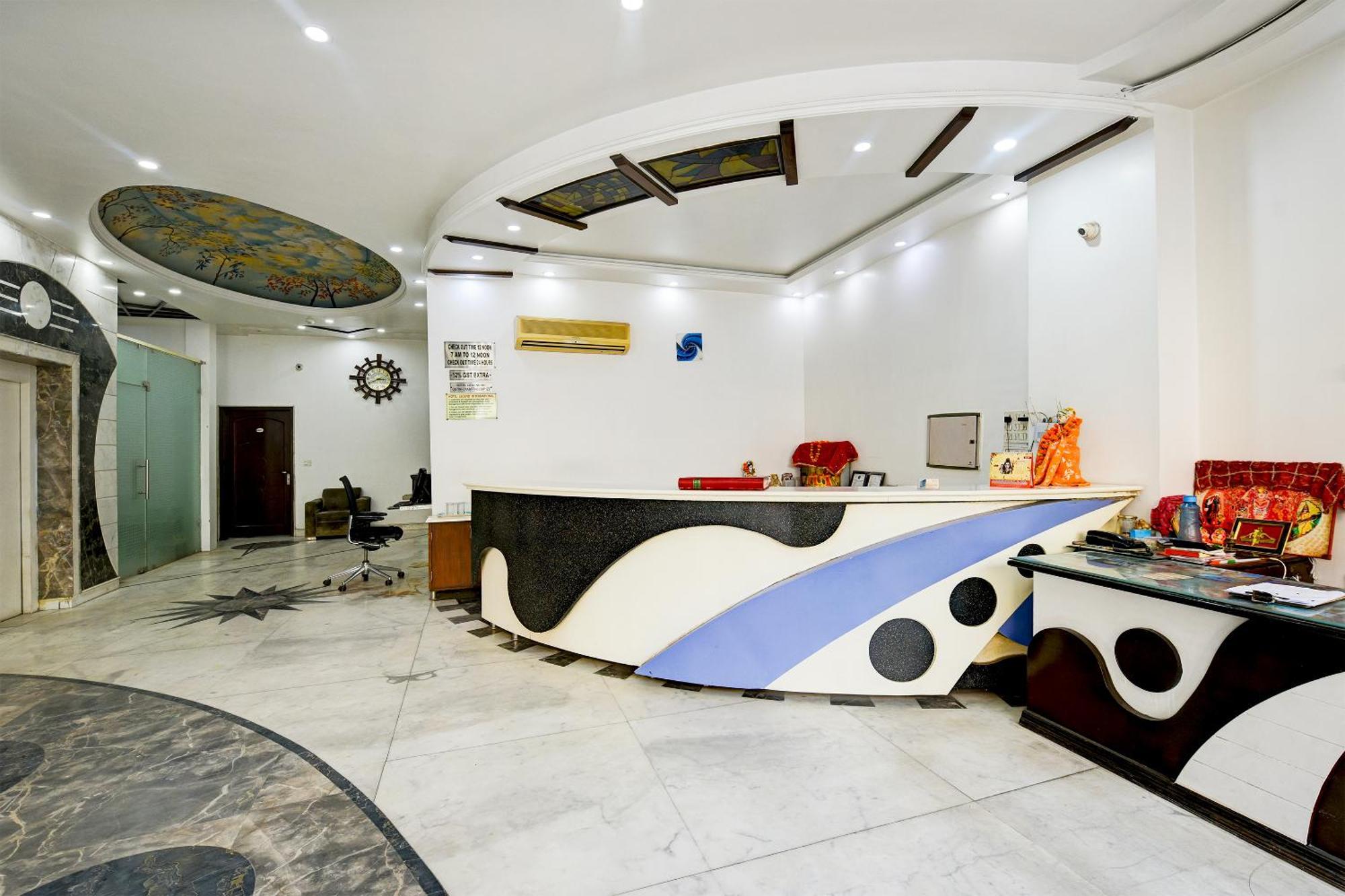 Legend International - 02 Mins From Station 3* New Delhi