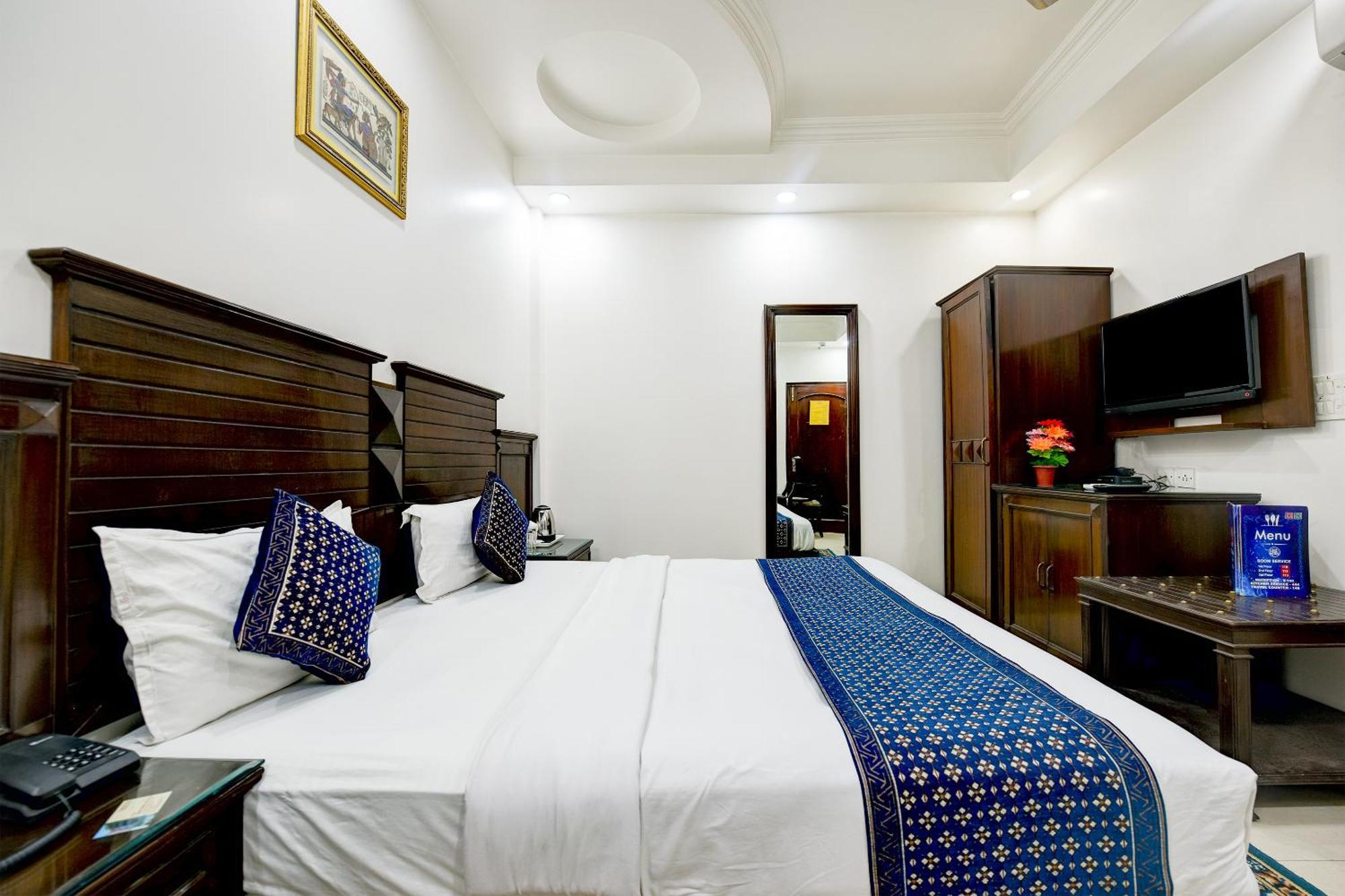 Legend International - 02 Mins From Station Hotel New Delhi